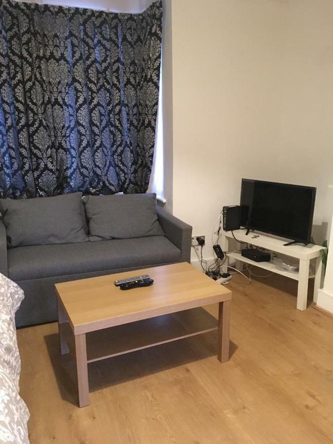 North London Studio Apartment Экстерьер фото